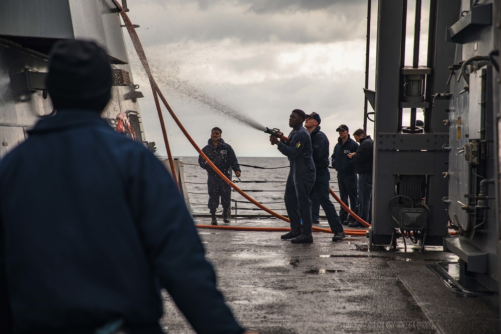 USS Paul Ignatius (DDG 117) Conducts Fresh Water Wash