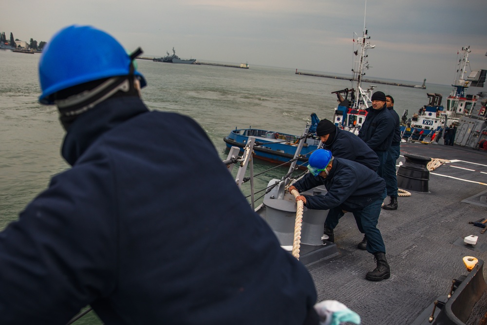 USS Paul Ignatius (DDG 117) Arrives Gdynia, Poland