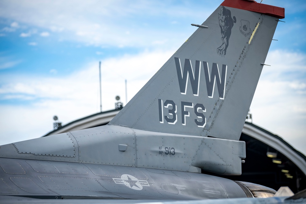 Misawa Air Base F-16 Reaches 10,000 Flying Hours