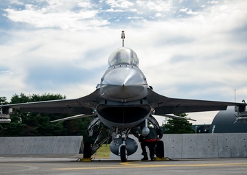 Misawa Air Base F-16 Reaches 10,000 Flying Hours