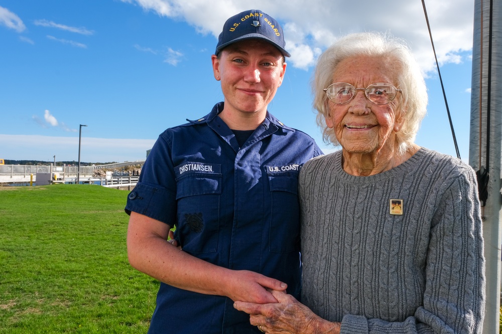 Coast Guard SPAR celebrates 100th birthday