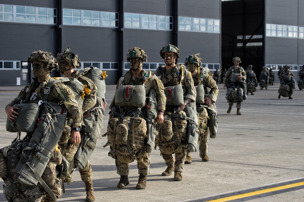 DVIDS - Images - 173rd ABN prepare for Saber Junction 2022 in Hangar ...