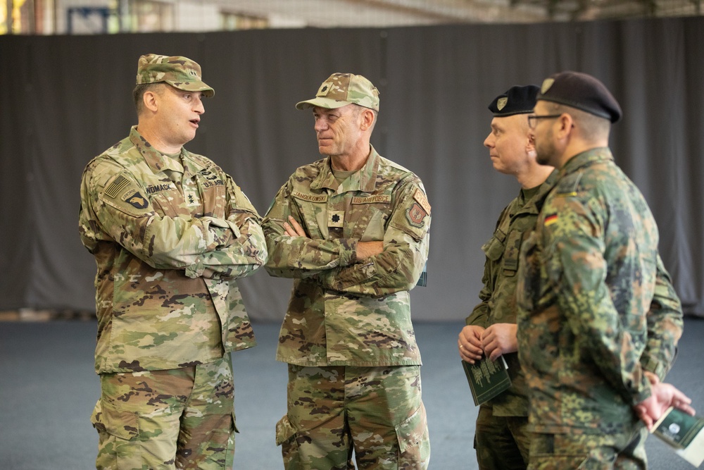 DVIDS - Images - V Corps Forward welcomes new DCG [Image 10 of 10]