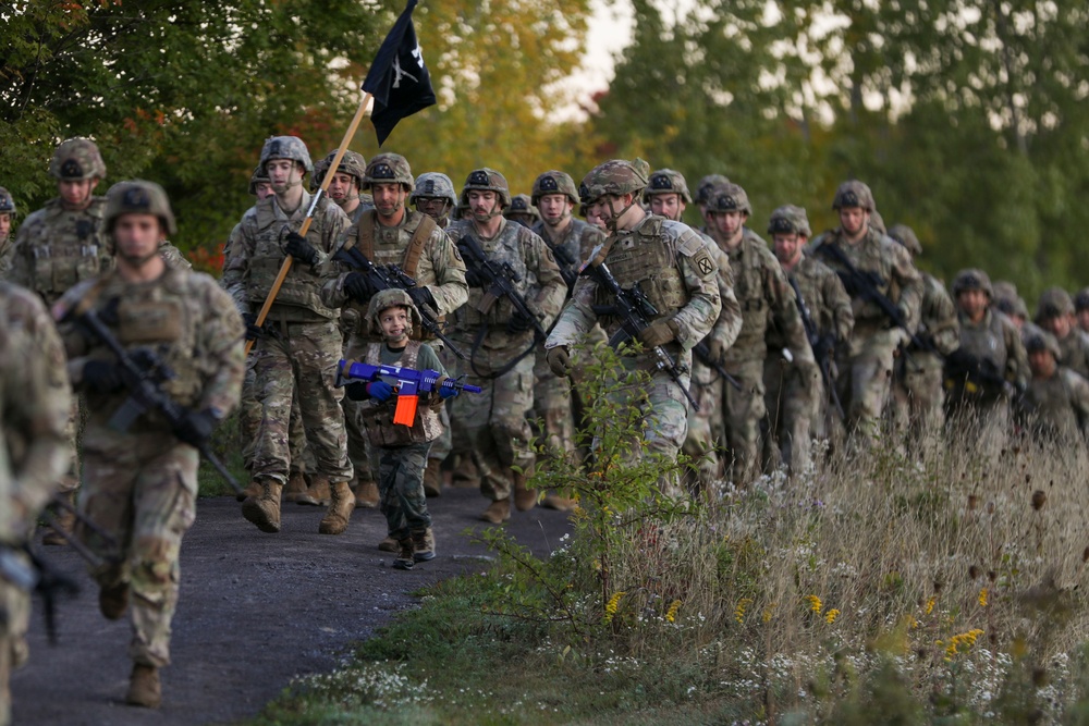 10th Mountain Division Holds Mogadishu Mile Commemorative Run