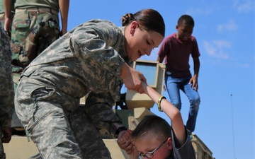 Fort Bliss Soldiers Connect with El Paso Community