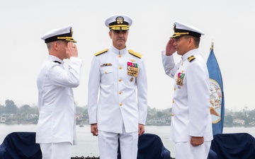 Navy Reserve Region Readiness and Mobilization Command San Diego Holds Change of Command, Retirement Ceremony