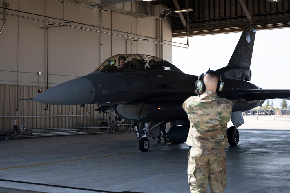 19th Air Force commander visits Holloman AFB