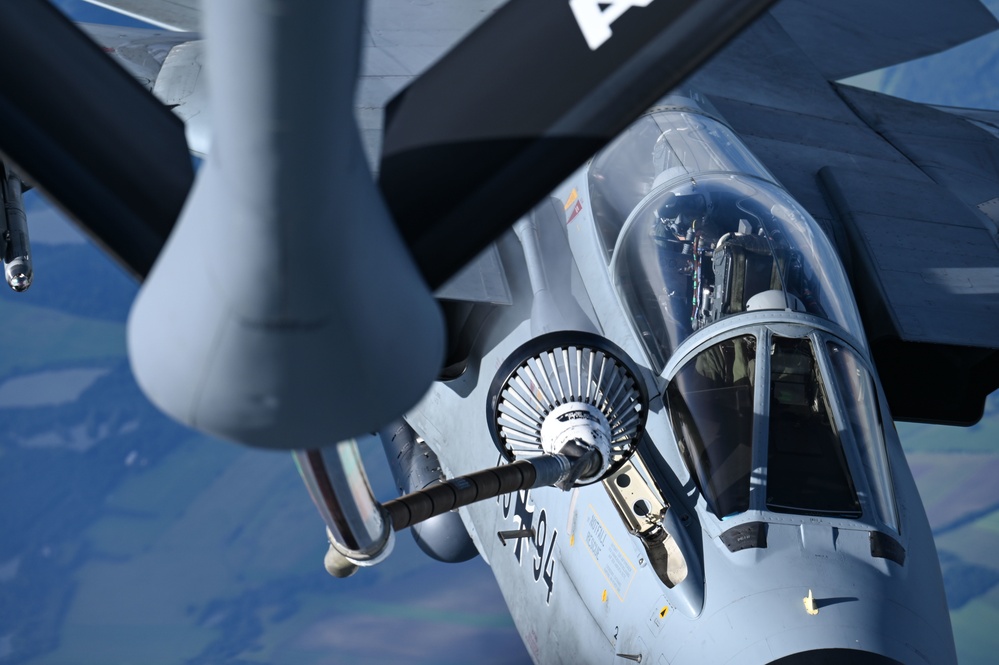 Ample Strike KC-135 refuels German Tornado