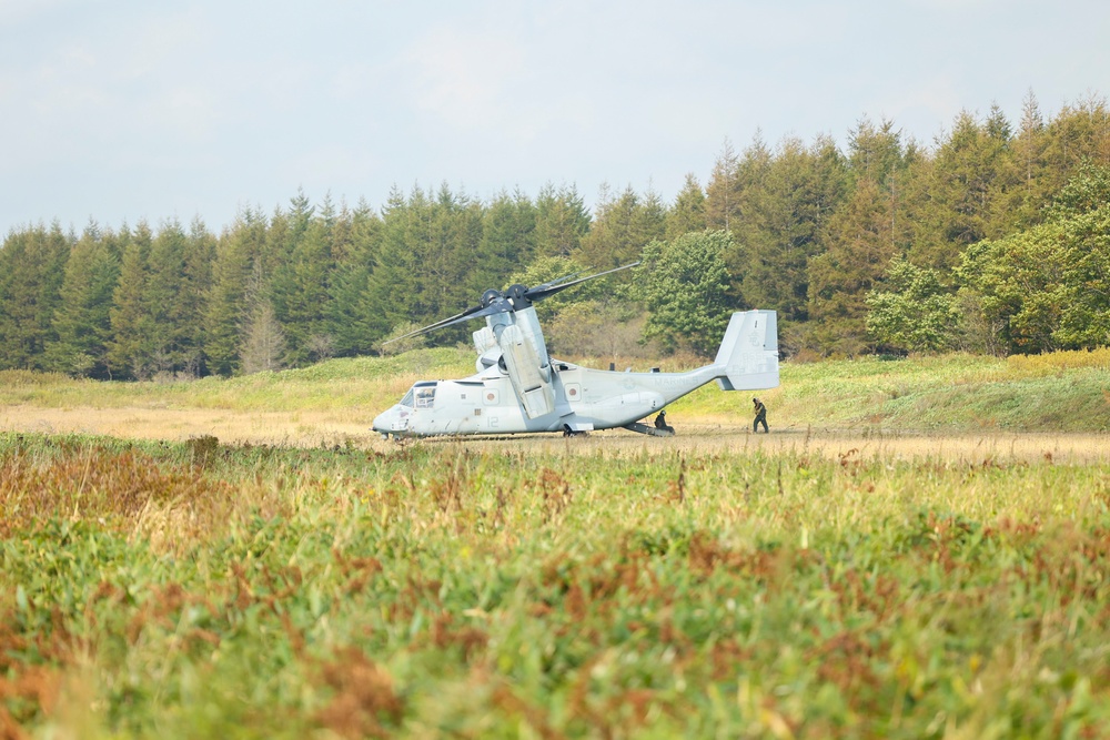 Resolute Dragon 22: CH-523E &amp; MV-22 Landing Drills