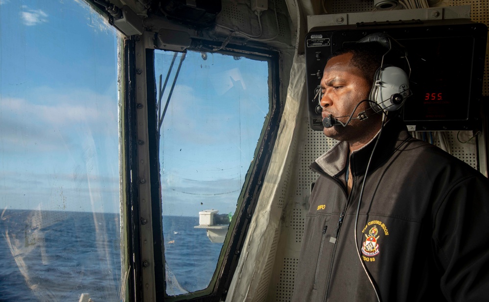 Arleigh Burke-Class guided-missile destroyer USS Chung-Hoon (DDG 93)