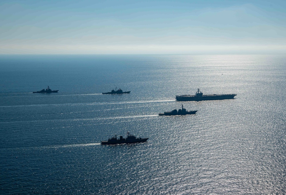 US Navy and Republic of Korea Navy ships steam in formation during Maritime Counter Special Operations Exercise (MCSOFEX)