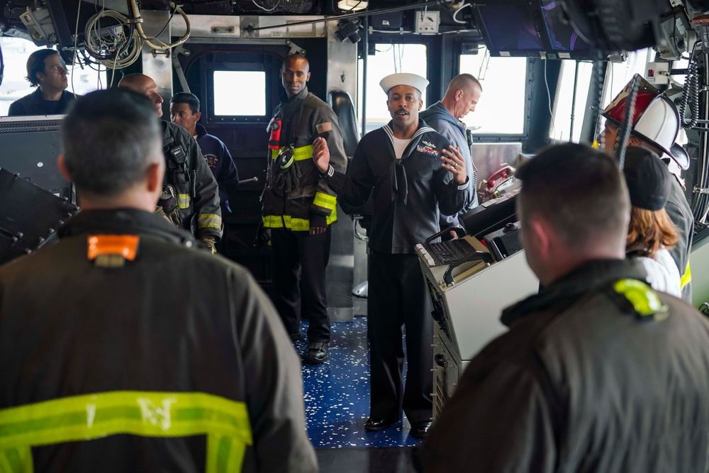 San Francisco Fire Department and USS Princeton Conduct Integrated Firefighting Training