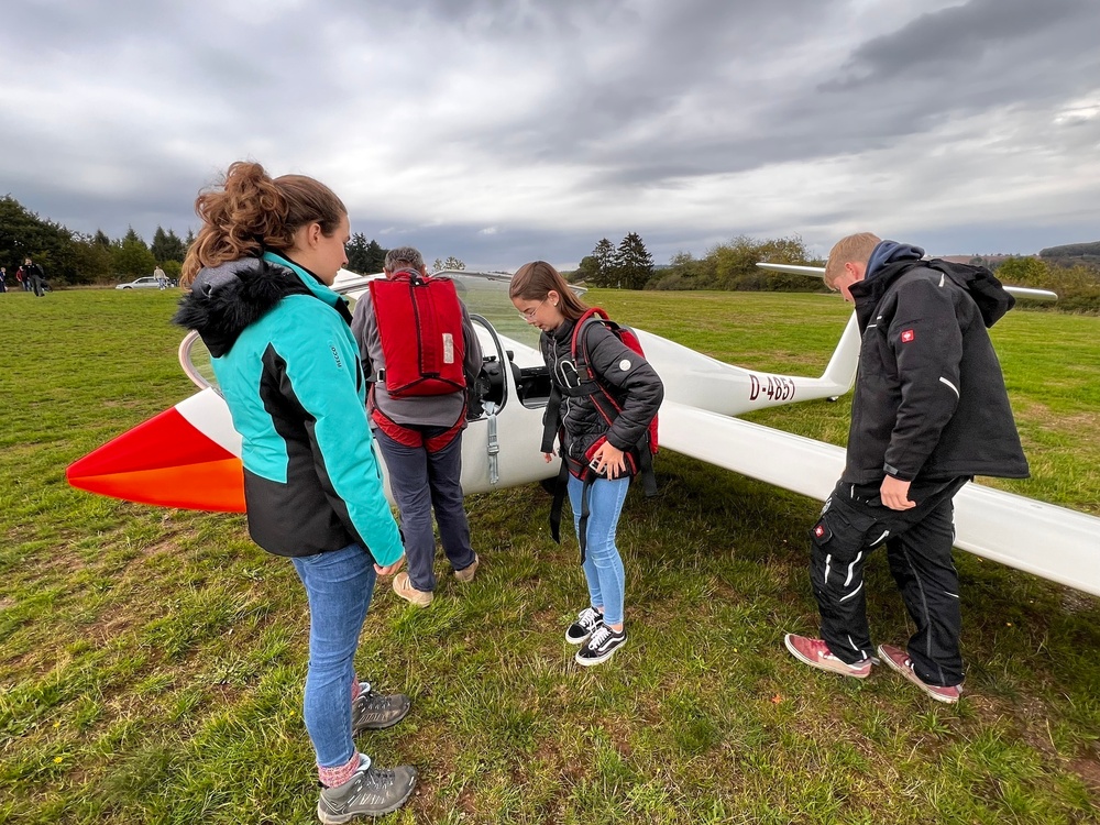 Utscheid Glider Club enables first overseas glider flight for CAP Squadron 126