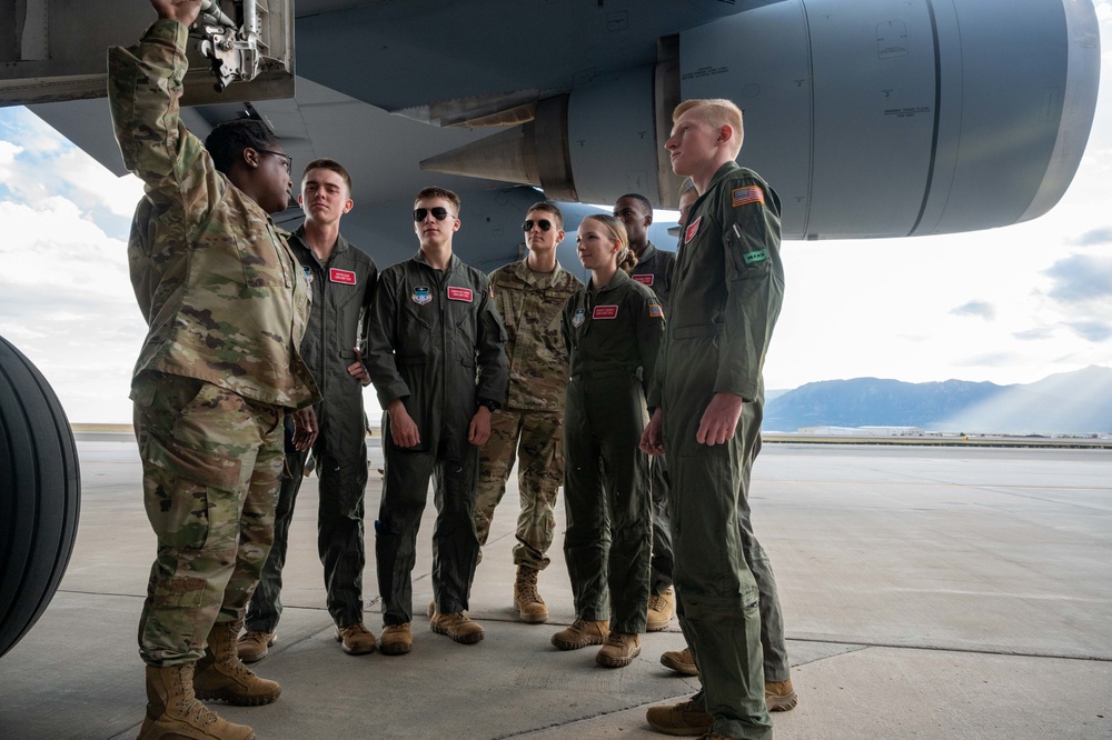 Total Force Dover Airmen inspire future leaders