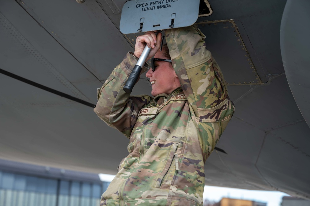 Total Force Dover Airmen inspire future leaders