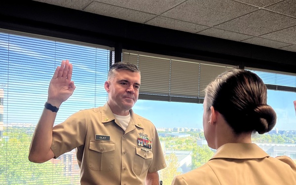 MCC(SW/IW) Matthew Olay reenlistment