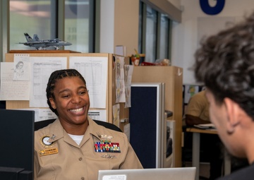 Recruiter Strives to Give Future Sailors the Greatest Possibility of Success