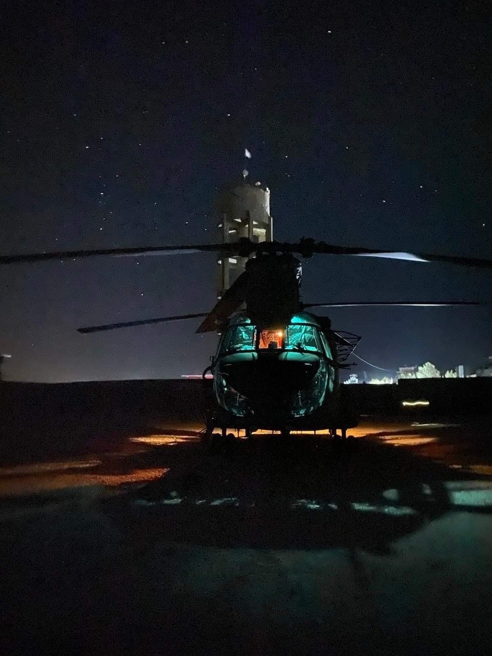 CH-47 OWNS THE NIGHT IN ERBIL