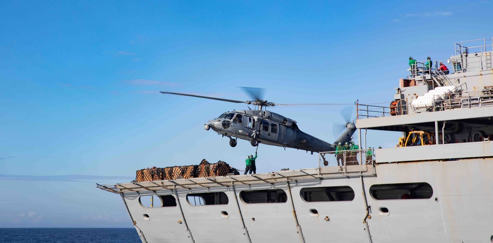 USS Truxtun (DDG 103) Completes Replenishment-at-Sea