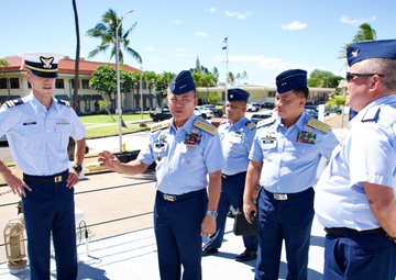 Commandant of the Philippine Coast Guard visits U.S. Coast Guard Cutter Joseph Gerczak