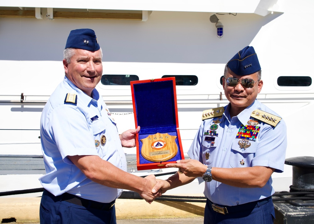 Commandant of the Philippine Coast Guard visits U.S. Coast Guard Cutter Joseph Gerczak