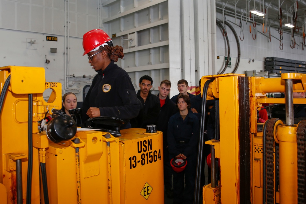 Abraham Lincoln Sailors receive training