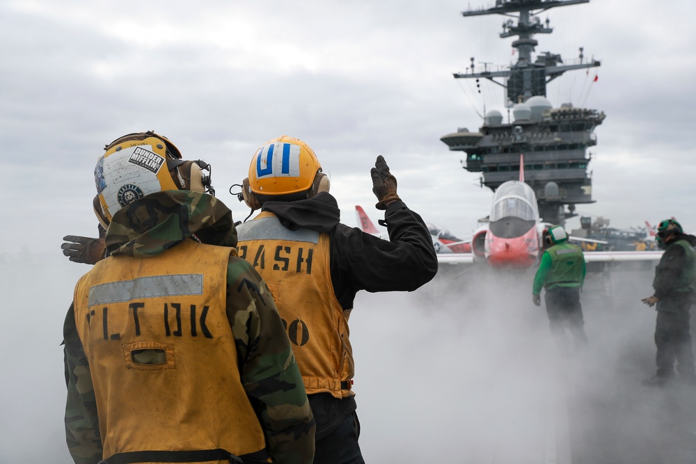 Abraham Lincoln conducts flight operations