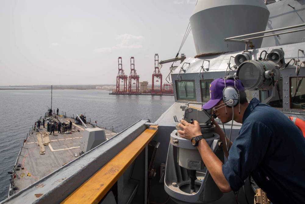 USS Nitze pulls into the Port of Djibouti