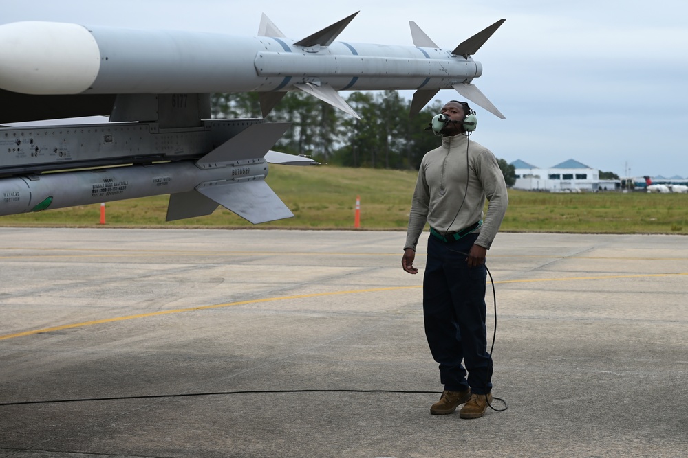 169th Fighter Wing F-16 fighter jets evacuate ahead of Hurricane Ian landfall