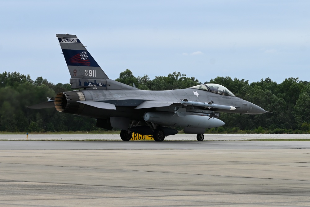 169th Fighter Wing F-16 fighter jets evacuate ahead of Hurricane Ian landfall