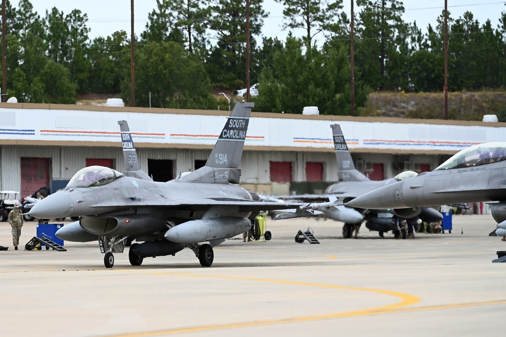 169th Fighter Wing F-16 fighter jets evacuate ahead of Hurricane Ian landfall