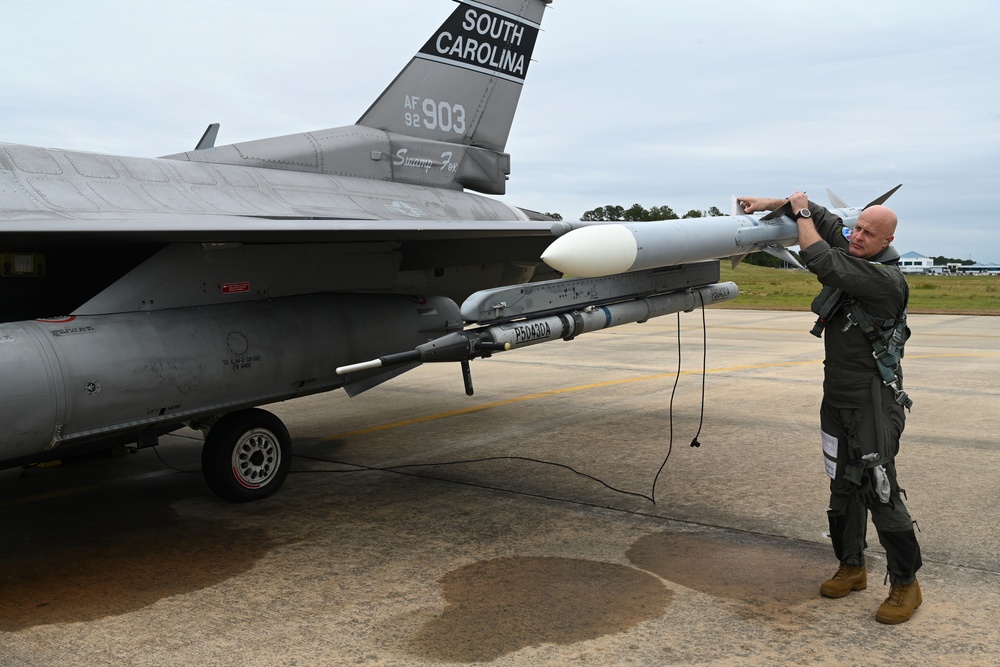 169th Fighter Wing F-16 fighter jets evacuate ahead of Hurricane Ian landfall