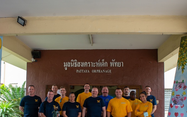 VP-8 Sailors Visit Pattaya Orphanage
