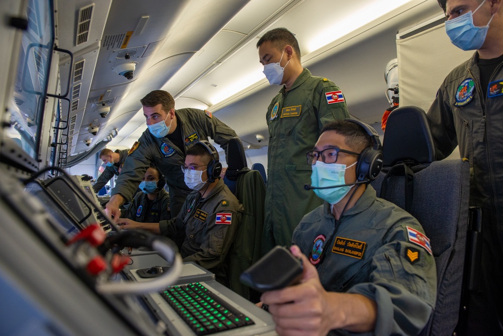 Royal Thai Navy Sailors Get Hands On in P-8A