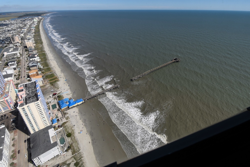 Hurricane Ian: South Carolina's governor visits the coast to assess damage and meet local responders