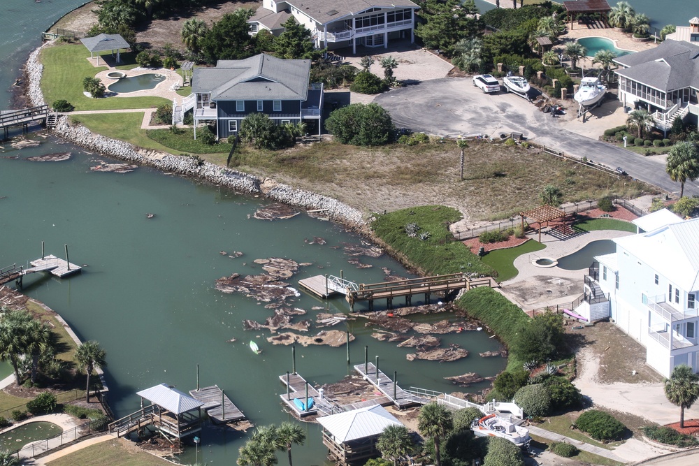 Hurricane Ian: South Carolina's governor visits the coast to assess damage and meet local responders