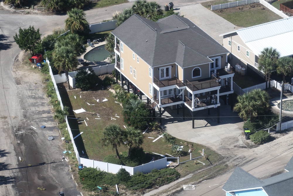 Hurricane Ian: South Carolina's governor visits the coast to assess damage and meet local responders