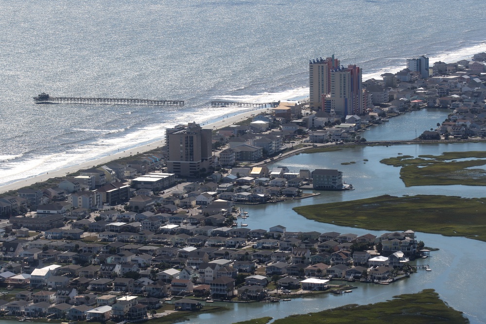 Hurricane Ian: South Carolina's governor visits the coast to assess damage and meet local responders