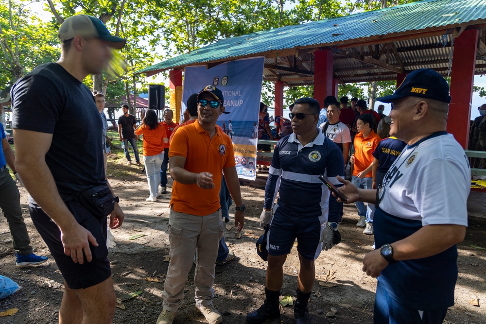 Philippine Coast Guard (PCG) and U.S. Special Operations Task Force (SOTF) 511.2 Participate in Coastal Cleanup