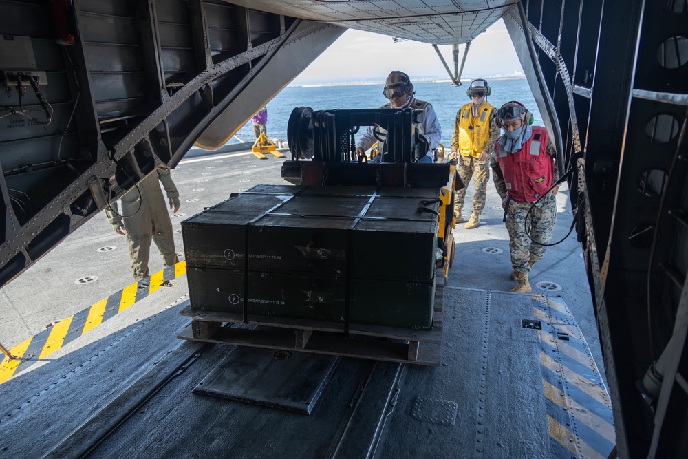 CLR-37 conducts air resupply with 12th Marines