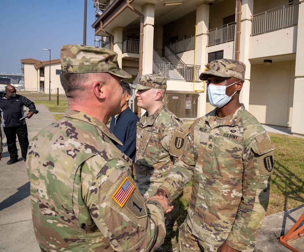 Brig. Gen Kevin Meisler from 311th Signal Command visits 41st Signal battalion, and recognizes soldiers for their hard work.