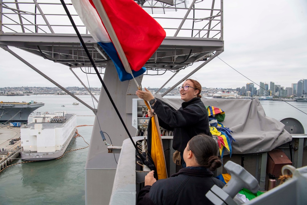 USS Nimitz (CVN 68) Gets Underway