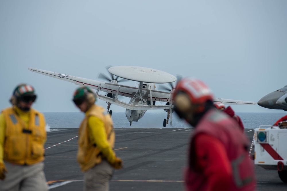 USS Ronald Reagan (CVN 76) Commanding Officer takes flight