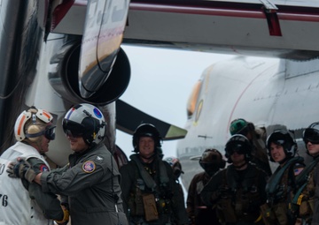 Commanding Officer’s last flight aboard USS Ronald Reagan (CVN 76)