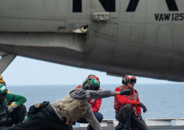 USS Ronald Reagan (CVN 76) Commanding Officer takes flight