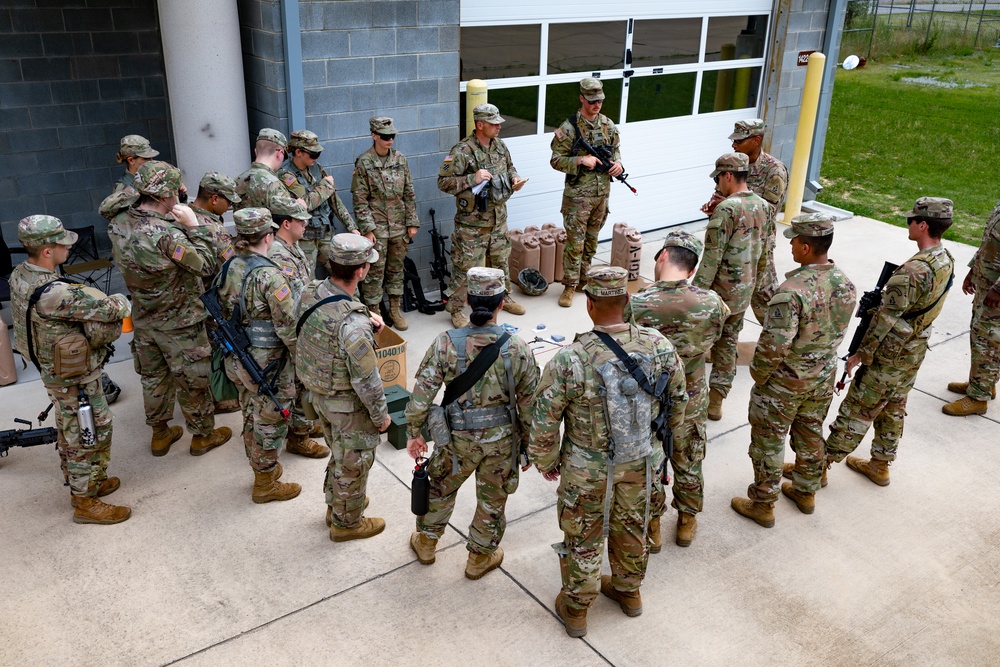 Connecticut Guard Command Team Visits 192nd MP Battalion During AT