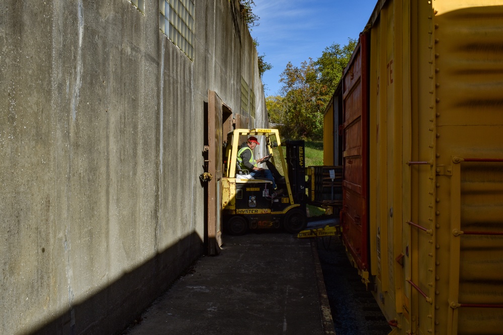 DVIDS Images Depot Operations Play a Major Role in Crane Army's Readiness Mission. [Image 3