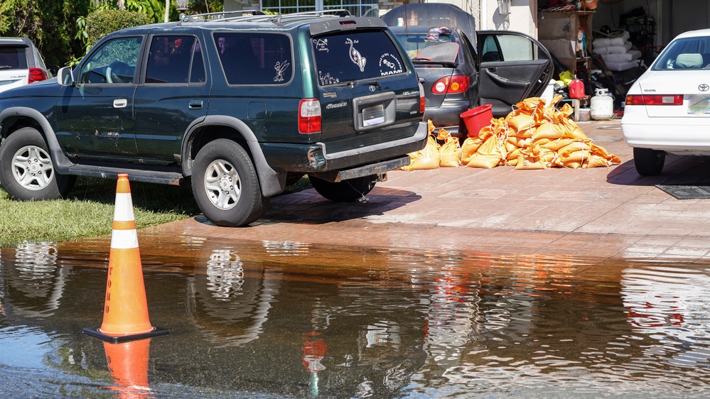 Local Florida Neighborhood is Flooded by Hurricane Ian