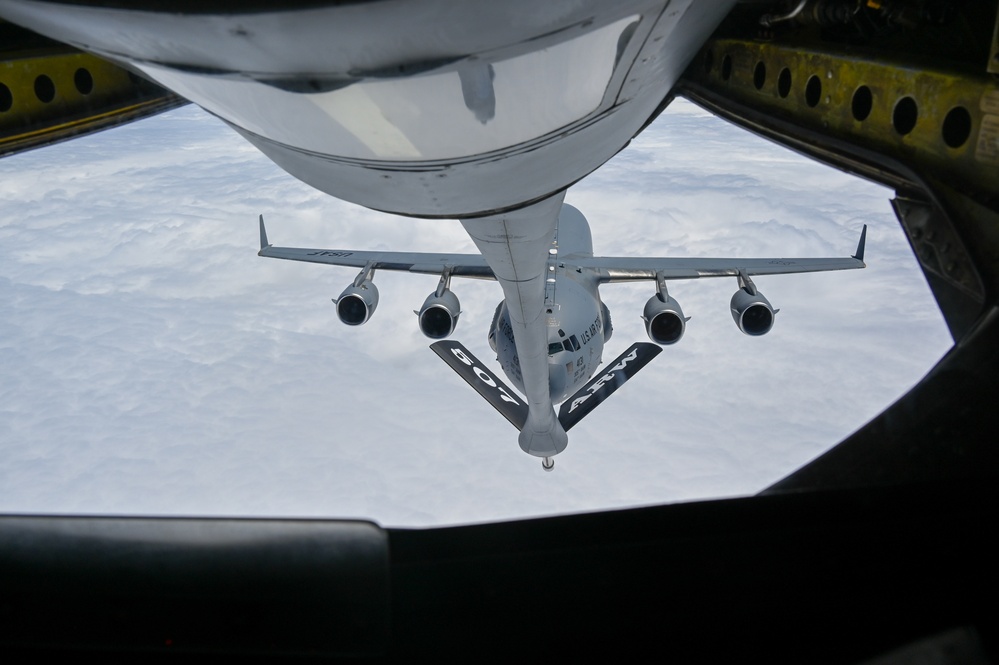 Okies refuel over the Atlantic