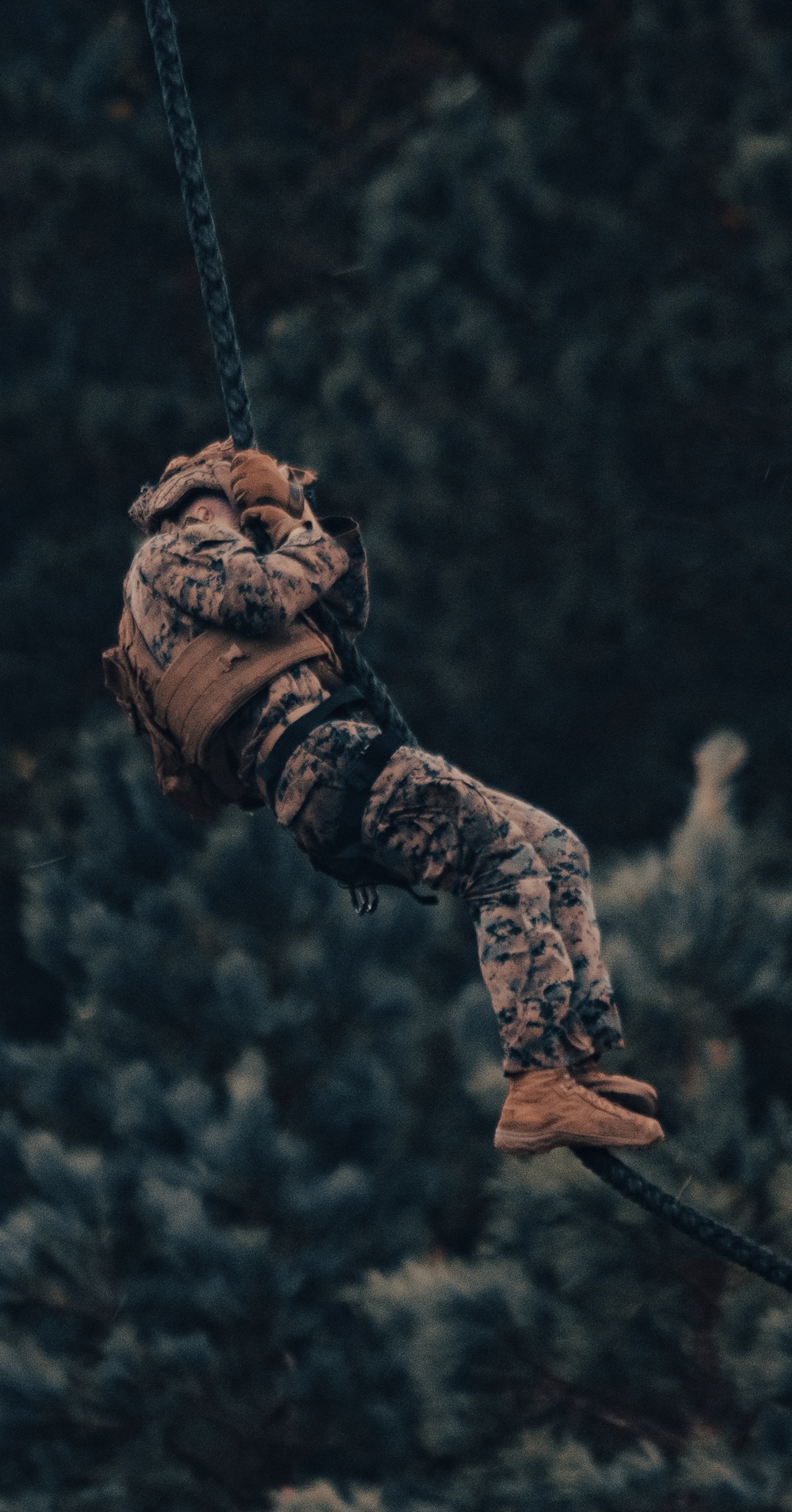 HRST Masters Course Teaches 26th MEU Marines the Ropes